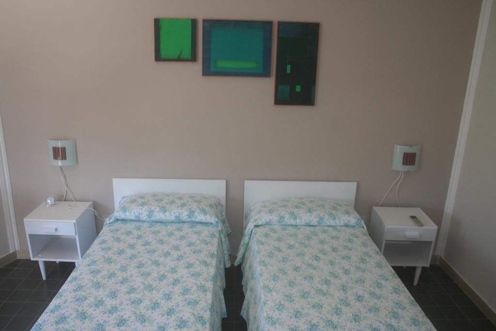 Hotel Anna Terracina Oda fotoğraf