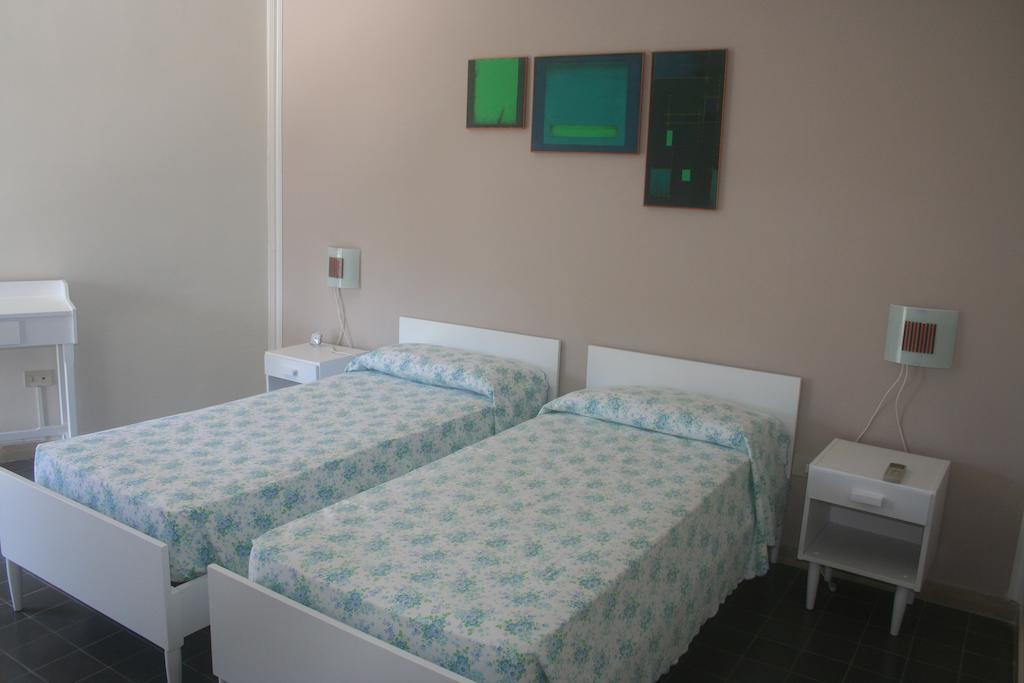 Hotel Anna Terracina Oda fotoğraf